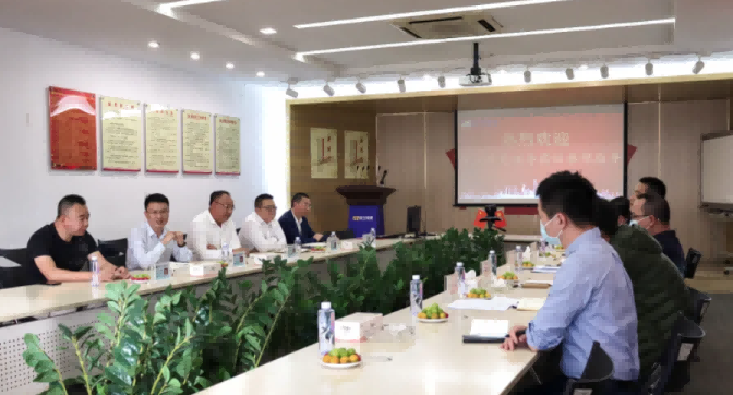东莞市工信局与镇经发局领导莅临非凡娱乐参观指导
